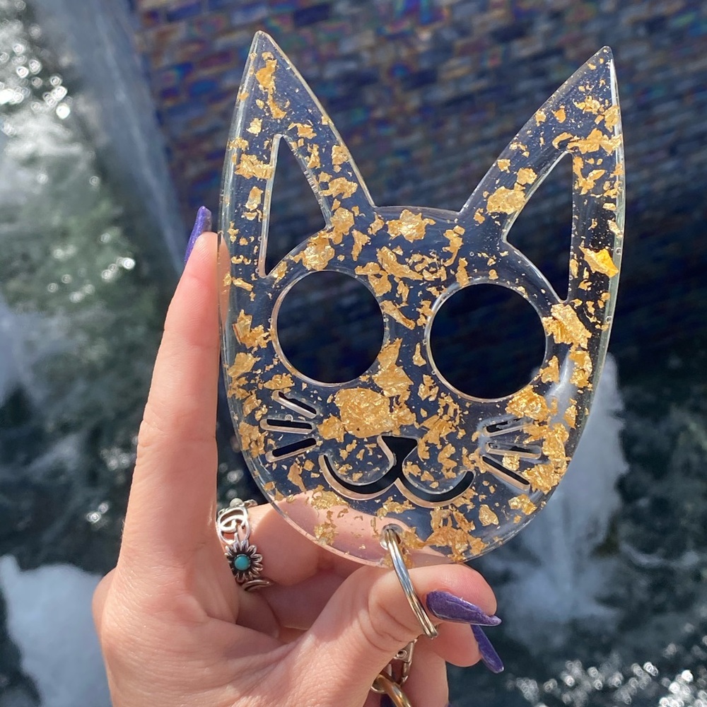 Defensive Kitty Keychain Clear With Gold Flakes - Picture 7 of 16